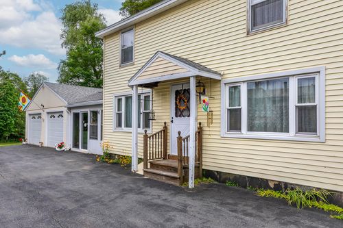 842 Main St, Proctorsville, VT, 05153-4404 | Card Image