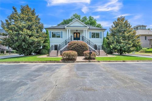 1070 Dunroven Dr, Sandy Springs, GA, 30342-2490 | Card Image
