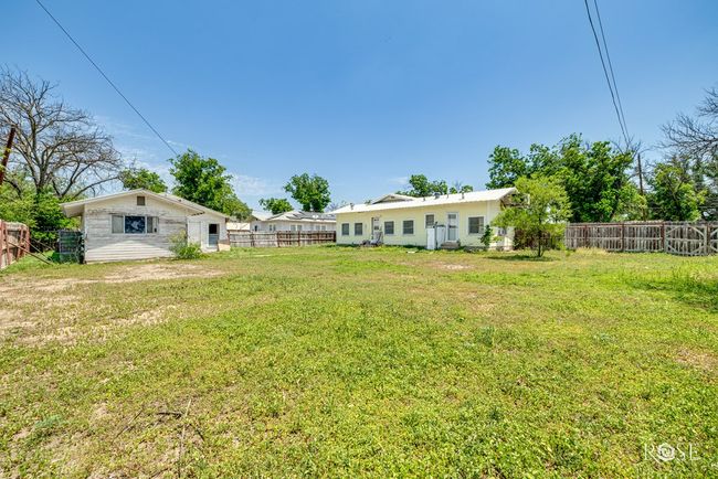 804 S Concho Ave, House other with 4 bedrooms, 2 bathrooms and 2 parking in Sonora TX | Image 24