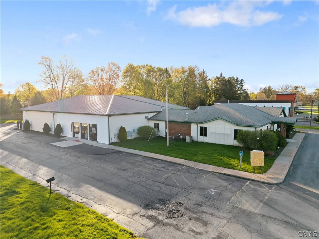 7570 Oswego Rd, Liverpool, NY 13090