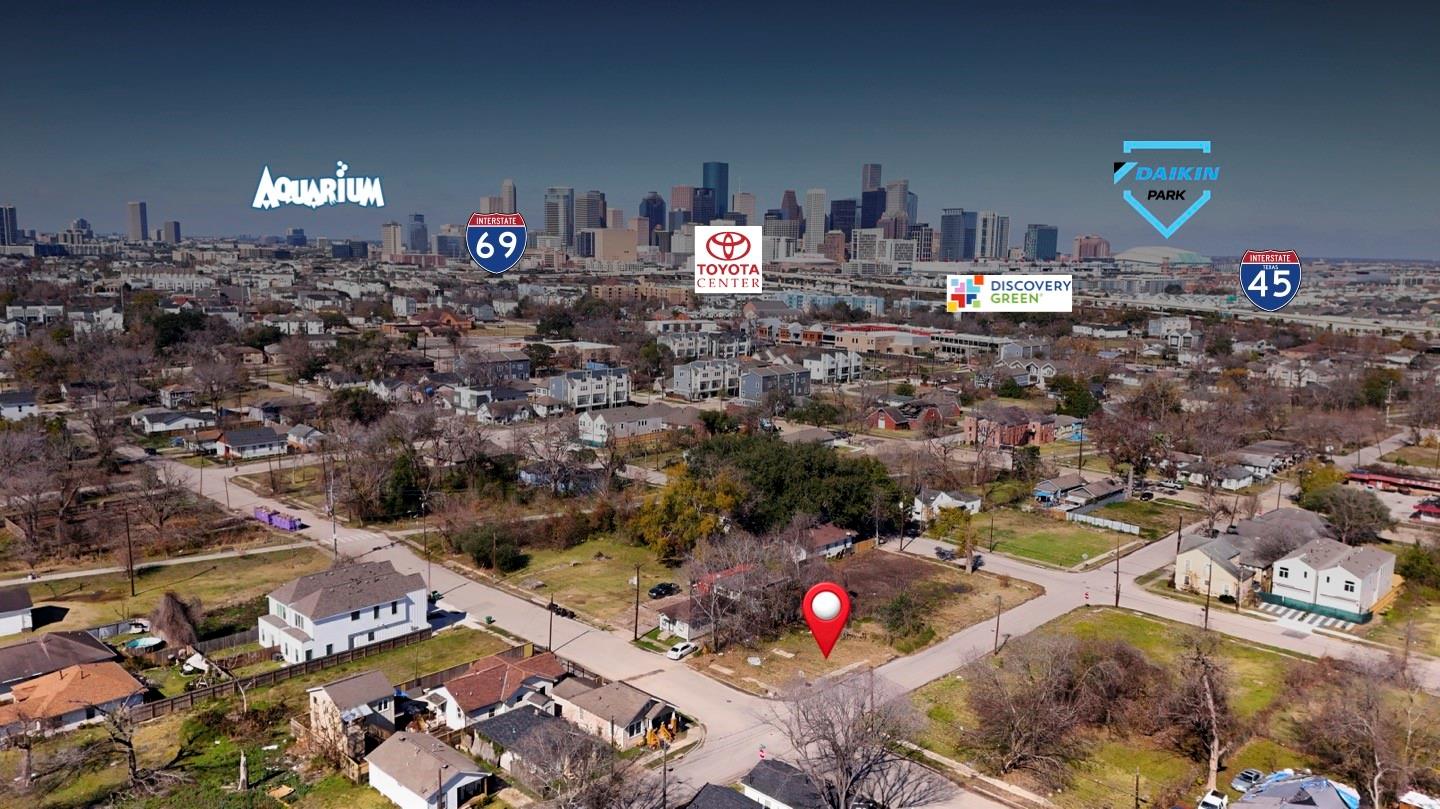 Land in Houston 4