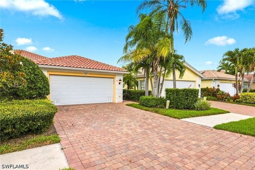 8141 Xenia Ln, NAPLES, FL, 34114-2698 | Card Image