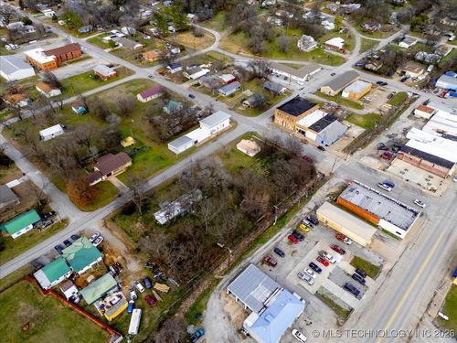 1 W Ross St, Locust Grove, OK, 74352 | Card Image