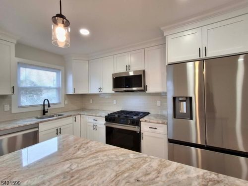 397 Lake Ave, Colonia, NJ, 07067-1216 | Card Image