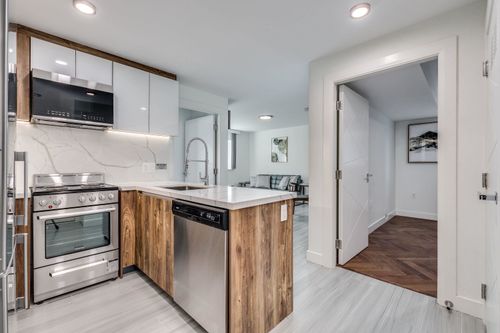 101-1168 Pendrell St, Vancouver, BC, V6E1L4 | Card Image