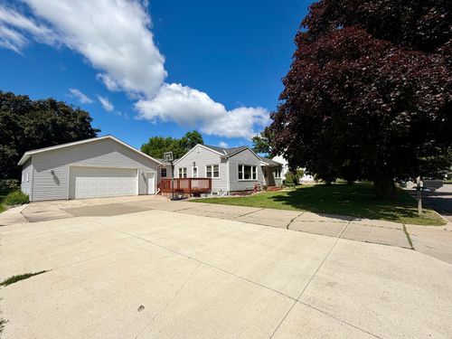 404 2nd St S, Grove City, MN, 56243-1111 | Card Image