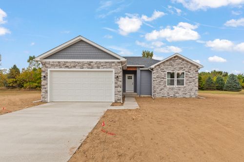 2029 Green Acres Rd, Adrian, MI, 49221-4185 | Card Image