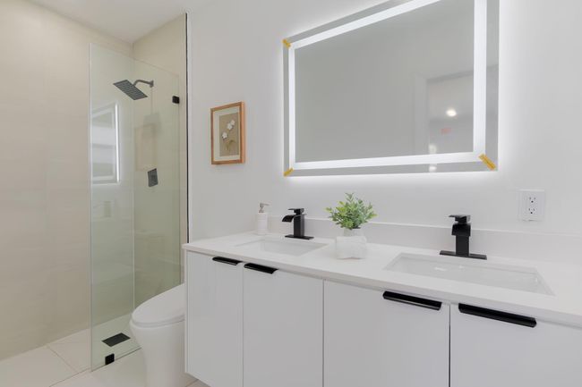 739 Se 11 Th Ave, House other with 3 bedrooms, 2 bathrooms and null parking in Deerfield Beach FL | Image 13