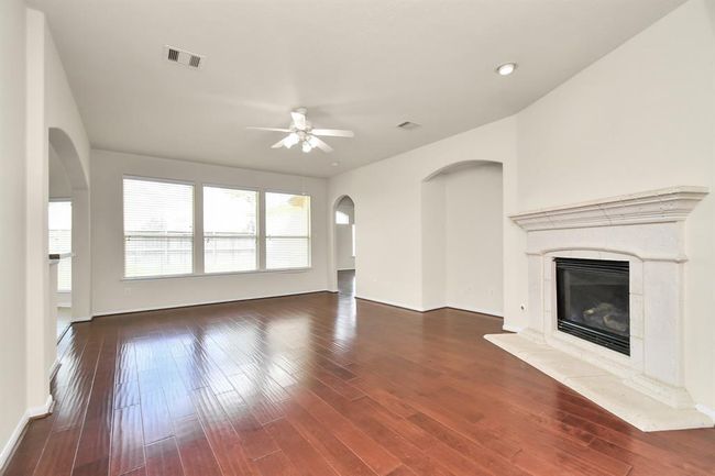1604 Spring Glen Ln, House other with 3 bedrooms, 3 bathrooms and 2 parking in Pearland TX | Image 14