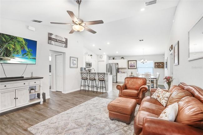 6837 Abbywood Ln, House other with 3 bedrooms, 2 bathrooms and null parking in Zephyrhills FL | Image 5