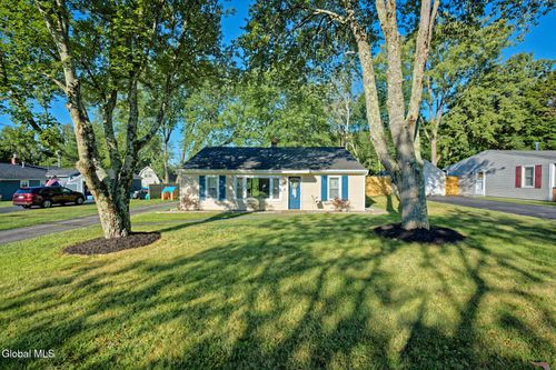 2 Alamo Ln, Schenectady, NY, 12304-4561 | Card Image