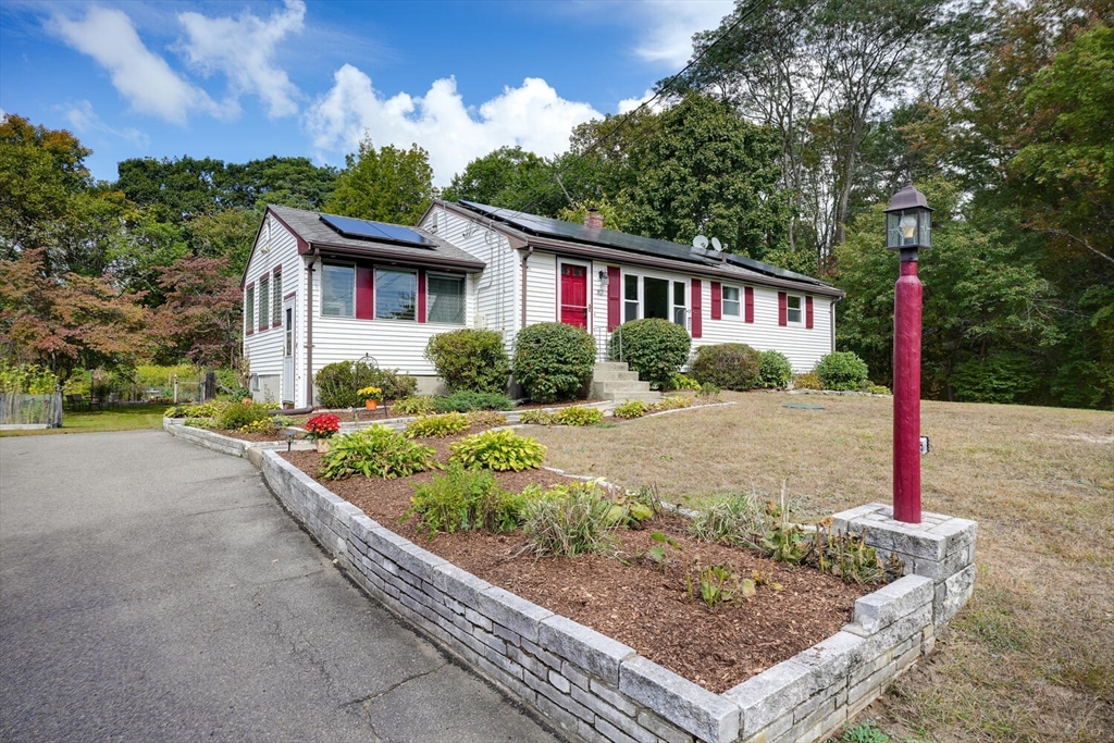 Wedgewood Dr, Holliston, MA 01746