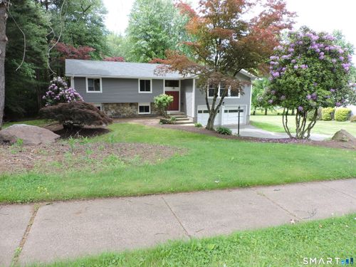 60 Mohegan Trl, South Windsor, CT, 06074-3821 | Card Image