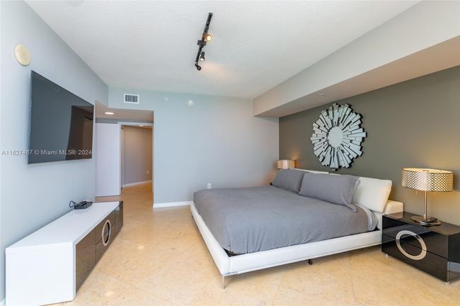 2906 - 16699 Collins Ave, Condo with 3 bedrooms, 2 bathrooms and null parking in Sunny Isles Beach FL | Image 38