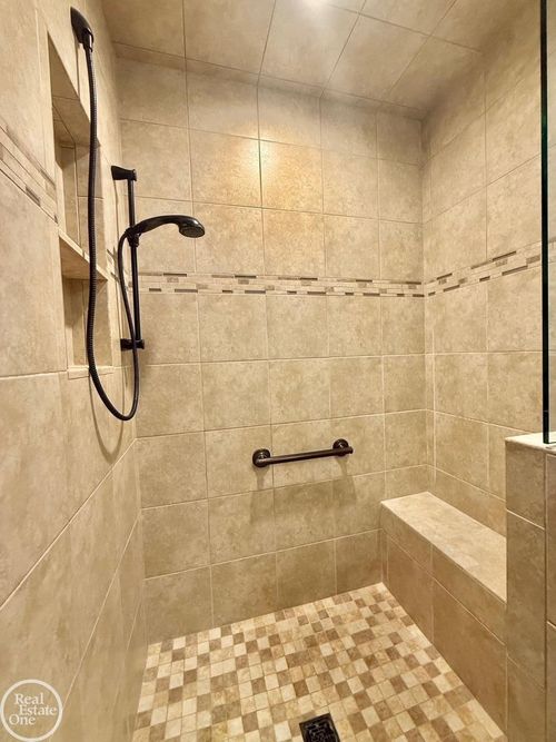 49750 Nautical Dr, Chesterfield, MI, 48047-4310 | Card Image