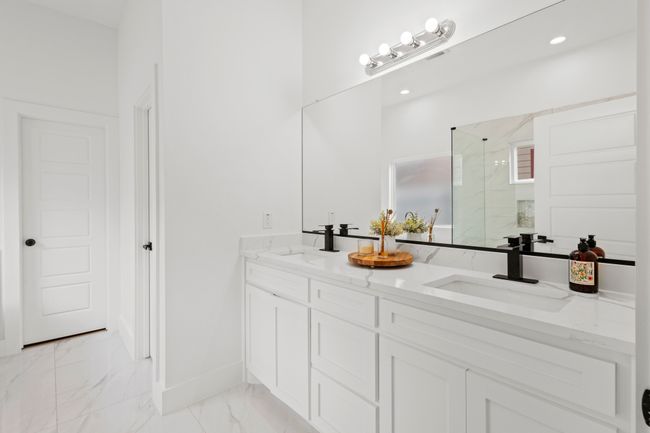 2827 Grafton Ave, House other with 4 bedrooms, 4 bathrooms and null parking in Dallas TX | Image 11