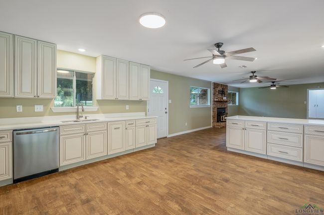 1621 &amp; 1627 Baseball Loop, House other with 5 bedrooms, 3 bathrooms and null parking in Diana TX | Image 9