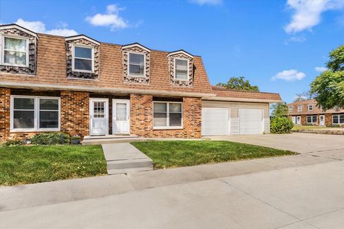 1952 Camden Lane, West Bend, WI, 53090 | Card Image