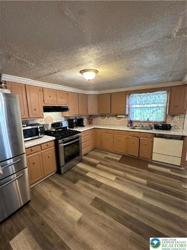 2215 N 3 Rd Ave, House other with 4 bedrooms, 2 bathrooms and null parking in Whitehall PA | Image 9