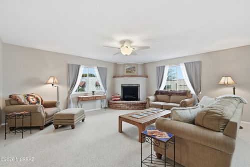 919 W Camino Guarina, Green Valley, AZ, 85614 | Card Image