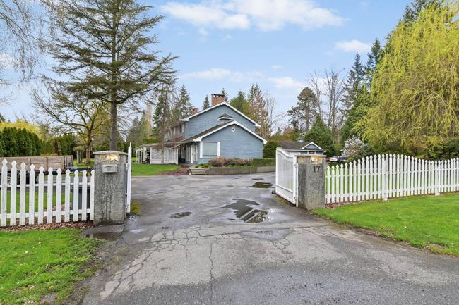 17 Clovermeadow Crescent, House other with 4 bedrooms, 3 bathrooms and 15 parking in Langley BC | Image 32