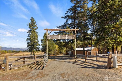 601 Kretschman Dr, Cle Elum, WA, 98922-6011 | Card Image
