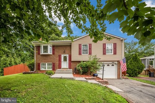5574 Neddleton Ave, WOODBRIDGE, VA, 22193-4165 | Card Image
