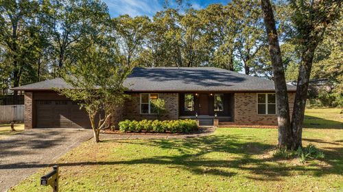 8 Beaconsfield Ct, Sherwood, AR, 72120-6001 | Card Image