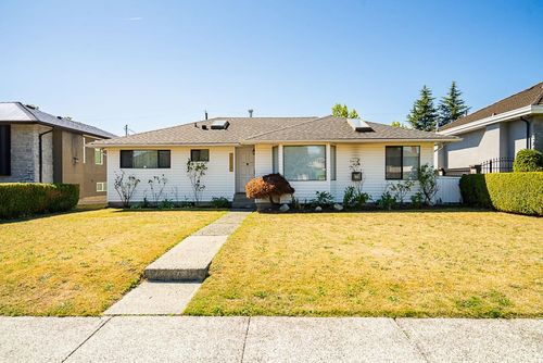 6546 Dunnedin St, Burnaby, BC, V5B1Y8 | Card Image