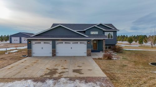 4111 111j Ave Sw, Dickinson, ND, 58601-8414 | Card Image