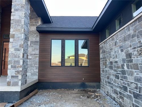 9410 Deer Run St, Lenexa, KS, 66220-4501 | Card Image