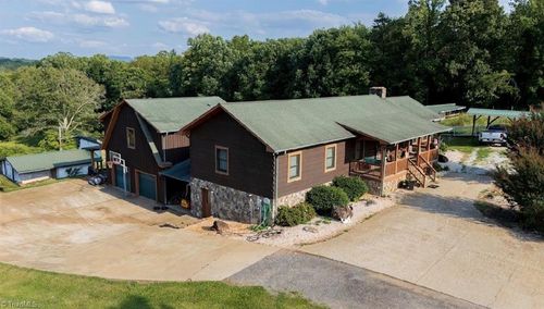 300 Tom Hunter Rd, Pilot Mountain, NC, 27041-6209 | Card Image