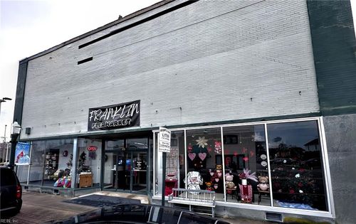 115 E 2nd Ave, Franklin, VA, 23851-1709 | Card Image