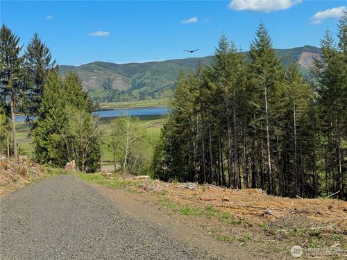 8464 Us Highway 101, South Bend, WA, 98586 | Card Image