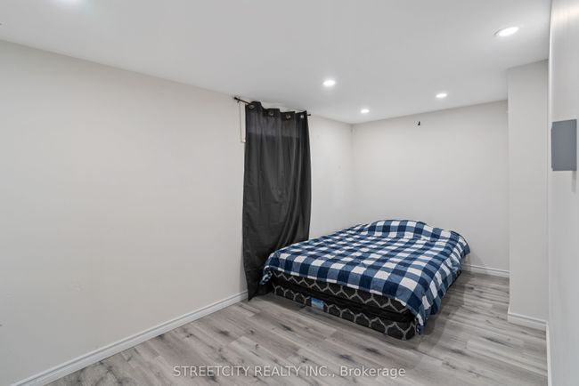 54 Brennan Dr, House attached with 5 bedrooms, 2 bathrooms and 2 parking in Strathroy ON | Image 28
