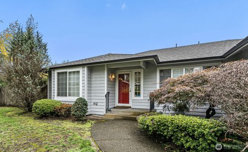 517 Galloway St, Steilacoom, WA, 98388-2705 | Card Image