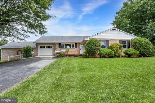920 S 80th St, HARRISBURG, PA, 17111-5315 | Card Image