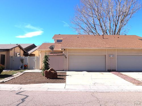 134 Douglas Ln, Pueblo, CO, 81001-1374 | Card Image