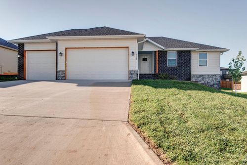 2612 W Pigeon Dr, Ozark, MO, 65721-4311 | Card Image