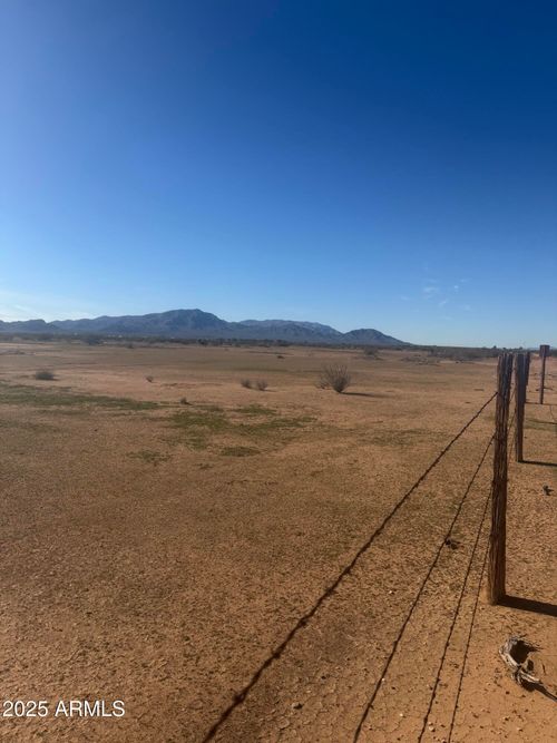 1-0 W Valley Rd, Aguila, AZ, 85320 | Card Image