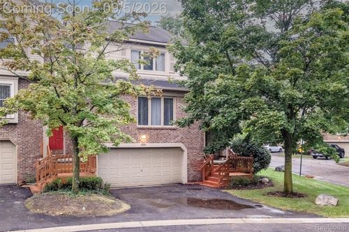 6333 Aspen Ridge Blvd, West Bloomfield, MI, 48322-4434 | Card Image