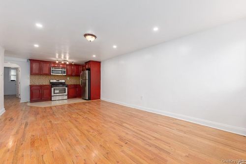 1-657 96 E, New York, NY, 11236 | Card Image