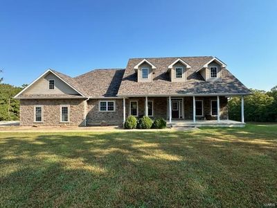 View of front of home with a front yard | Image 1