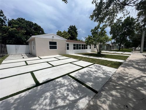efficiency-27 Ne 5th Ave, Hialeah, FL, 33010 | Card Image