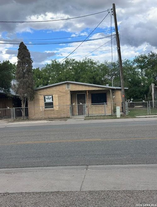 265 S Monroe St, Eagle Pass, TX, 78852-2322 | Card Image