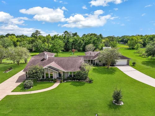 304 Chester Dr, Friendswood, TX, 77546-4306 | Card Image