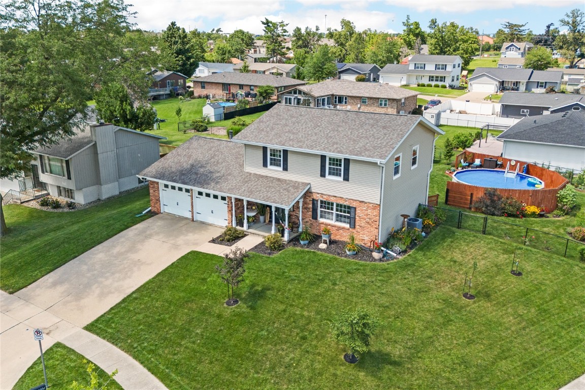 Van Buren Dr, Cedar Rapids, IA 52404