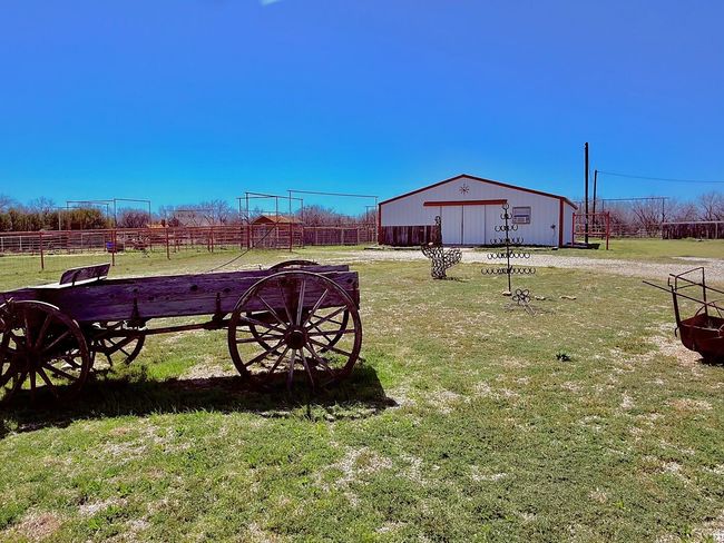 Breeding barn | Image 4