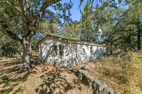1121 Upper Applegate Rd, Jacksonville, OR, 97530-9176 | Card Image