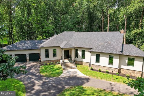 6625 Isle Of Skye Dr, Highland, MD, 20777-9741 | Card Image